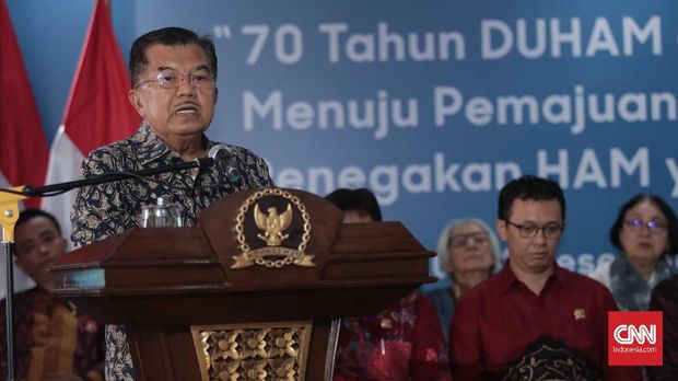 Wapres Jusuf Kalla saat berpidato di Komnas HAM Jakarta, Selasa (11/12). 