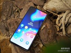 Penampakan Menawan Samsung Galaxy A8s
