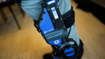 Exoskeleton juga disebut sebagai bagian awal dari gambaran lebih besar mengenai teknologi masa depan, termasuk penciptaan prajurit robotik buat militer di medan perang. (Foto: REUTERS/Al Drago)