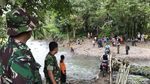 Jembatan Padang-Bukittinggi Ambruk, Warga Bangun Jembatan Darurat