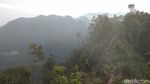 Foto: Liburan Naik Gunung Burangrang