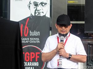Saling Serang Adrianus Vs Novel Baswedan