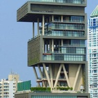 Untuk mewujudkan rumah impiannya, Mukesh menggandeng dua firma arsitek besar yang berbasis di Amerika Serikat, yakni Perkins and Will dan Hirsch Bedner Associates. Pembangunannye menelan waktu hingga tujuh tahun. Foto: Vanity Fair