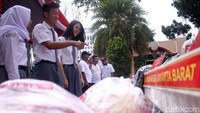 Pemusnahan barang bukti ini juga dihadirkan para siswa SMA untuk menjadi bahan edukasi.