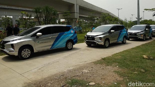 Xpander mobil air crew Garuda Indonesia