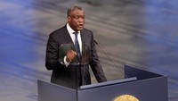 Denis Mukwege tak hanya dikenal sebagai seorang dokter, ia juga dikenal vokal dalam memperjuangkan dan mengkampanyekan perlindungan dan penghentian pemerkosaan dan kekerasan seksual sebagai senjata perang. Istimewa/NTB Scanpix/Berit Roald via Reuters.