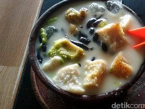 Sensasi Kenyal Legit Cendol Hitam Khas Blitar