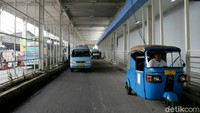 Integrasi antarmoda transportasi itu pun telah disiapkan oleh Dishub Pemprov DKI Jakarta. Selain KRL dan bus TransJakarta, ada delapan trayek Jak Lingko yang akan berintegrasi dengan bus TransJakarta yang beroperasi di sekitar kawasan Tanah Abang. Ada sekitar 307 unit angkot Jak Lingko yang siap beroperasi di kawasan Tanah Abang.