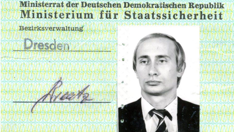 Kartu identitas intelijen milik Vladimir Putin ditemukan di Jerman