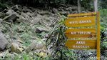 Foto: Batu Persegi yang Misterius di Pekalongan