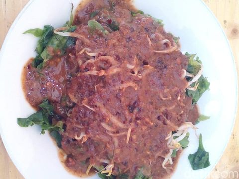 Selain Jenang, Ada Pecel Pakis yang Sedap di Kaki Bukit Muria