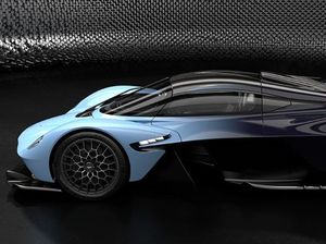 Mobil James Bond Bakal Bertenaga Listrik