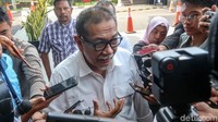 Sejak awalnya saya mengatakan ada yang kurang beres (dengan) rencana pembangunan Meikarta, ucap Deddy.