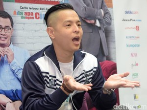 Ernest Prakasa Diserang Netizen Gegara Komentari Formula E