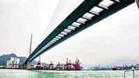 Untuk mengikuti tur ini harus membeli tiket seharga HK$ 900 atau Rp 1,7 juta sudah termasuk makan siang, makanan ringan dan minuman gratis, berupa soda, jus, sampanye, anggur dan bir (Brad Lendon/CNN Travel)