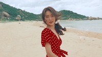 Model cantik yang menyandangan gelar Miss Globe 2017 ini cukup populer di Instagram. Followersnya mencapai lebih dari 1 juta (imkhangan/Instagram)