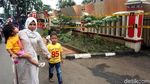 Polsek Ciracas Ditutup Tripleks dan Digaris Polisi