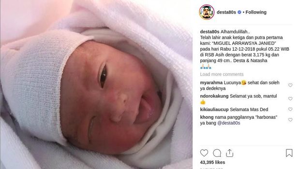 Baru Beberapa Jam Lahir, Putra Desta-Natasha Rizki Pose Lucu Banget