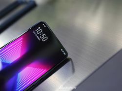 Penampakan Keren Ponsel Dua Layar Vivo