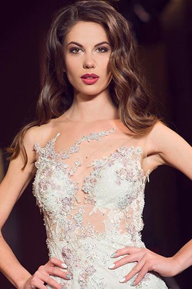 Ini adalah Gabriela Topalova Miss Universe Bulgaria 2018. Wanita berusia 22 tahun ini mempelajari bahasa dan sastra Bulgaria dan berharap suatu hari akan menjadi seorang jurnalis. Jika dia memenangkan mahkota, dia berjanji untuk menjadi teladan bagi semua orang dan membuktikan bahwa negara kecil, seperti Bulgaria, memiliki keindahan tersendiri. Foto: dok. Miss Universe