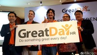 GreatDay HR adalah aplikasi mobile karyawan yang selain bisa berintegrasi dengan SunFish HR,juga merupakan aplikasi mobile yang dapat berfungsi sendiri. Solusi ini bisa membantu perusahaan kecil hingga menengah tanpa memerlukan sistem manajemen sumber daya manusia (HR systems) lainnya.