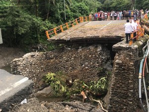 Perbaikan Jembatan Padang-Bukittinggi Dikerjakan 24 Jam