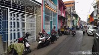 Ia pun meminta warga untuk bersabar sebab upaya revitalisasi itu akan dilakukan secara bertahap.