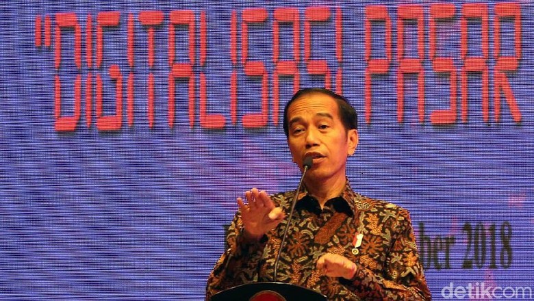 Depan Tetua Adat Melayu, Jokowi Cerita Tangani Asap hingga Blok Rokan