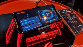 Dapur pacunya memakai prosesor Snapdragon 845 mobile plaform dengan kecepatan CPU hingga 2,96Ghz. Dikombinasikan dengan GPU Adreno 630 dan RAM 8 GB. Foto: Adi Fida Rahman/detikINET