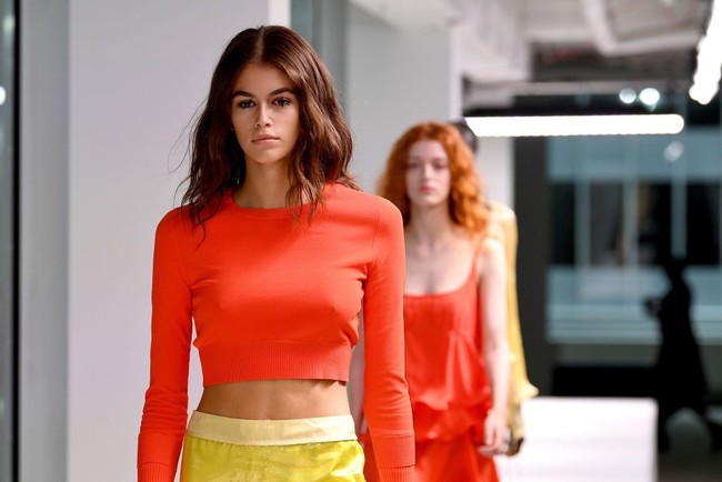 Terpilihnya Kaia Gerber sebagai Model of the Year, membuat remaja berambut brunette ini bergabung dengan para model high-profile yang juga pernah menerima penghargaan serupa. Sebut saja Kate Moss, Lily Cole, Jourdan Dunn dan Cara Delevingne. Foto: Getty Images