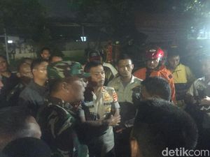 Kapolda dan Pangdam Datangi Polsek Ciracas yang Dirusak Massa