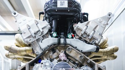 Hybrid Super Aston Martin saat Adopsi Teknologi F1