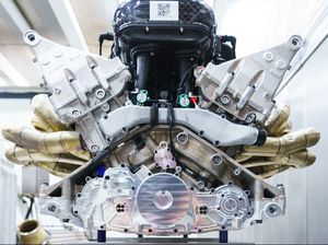 Hybrid Super Aston Martin saat Adopsi Teknologi F1