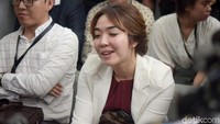 Gisel mengaku tak mampu menahan kesedihan menghadapi persidangan cerai. Foto: Noel/detikFoto