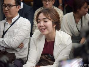 Senyum Cerah Gisel Jelang Putusan Perceraian dengan Gading Marten
