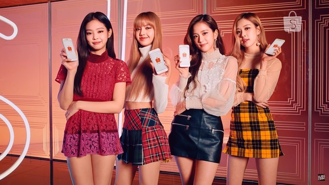 Iklan Shopee yang dibintang Blackpink telah dilarang tayang di televisi oleh KPI meski sebelumnya sudah lulus sensor. Jadi kontroversi, gaya busana Blackpink pun kembali jadi perbincangan. Foto: Shopee