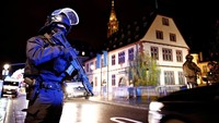 Akibat penembakan ini, aparat Prancis memperketat pengamanan sejumlah lokasi-lokasi wisata, pasar, hingga kantor parlemen Eropa yang berbasis di Strasbourg. REUTERS/Christian Hartmann.