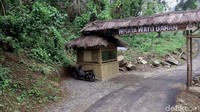 Wisata Watu Bahan cukup digemari traveler (Robby Bernardi/detikTravel)