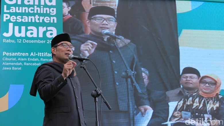 Ridwan Kamil Klaim Gubernur Paling Banyak Meluncurkan Program Ridwan Kamil Klaim Gubernur Paling Banyak Meluncurkan Program