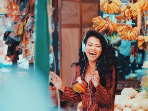 Ciatt! Begini Nih Aksi Yura Yunita Ikuti #BottleCapChallenge