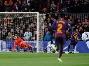 Turun Minum, Dembele Bawa Barcelona Memimpin atas Tottenham 1-0