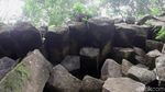 Foto: Batu Persegi yang Misterius di Pekalongan