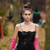 Remaja dengan tinggi badan 175 cm ini memulai kariernya di dunia modeling tahun lalu dengan melenggang di fashion show Calvin Klein Spring/Summer 2019, New York Fashion Week. Foto: Getty Images