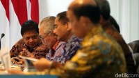 Batam dan sekitarnya memiliki posisi strategis yang bisa dikembangkan secara maksimal sehingga memiliki daya tarik yang bagus. Oleh karena itu, Batam juga diharapkan menjadi kawasan ekonomi yang mampu menarik investor.