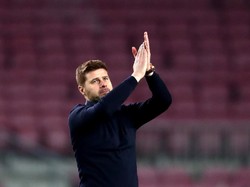 Sang pelatih Mauricio Pochettino pun senang bukan main dengan hasil pertandingan melawan Barcelona dini hari tadi. Ia mengatakan anak asuhnya bermain dengan sangar fantastis dan memberikan pencapaian yang luar biasa untuk klub mereka. Clive Rose/Getty Images.
