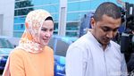 Saat Angel Lelga Menerjang Kepungan Wartawan