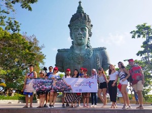 Air Asia Boyong Travel Agent dan Vlogger Filipina ke Bali