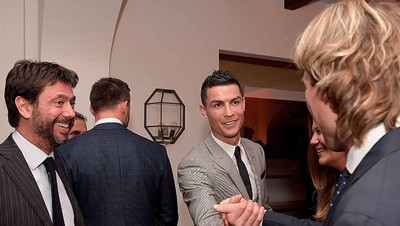 Hangatnya Pesta Natal Pertama Ronaldo di Juventus