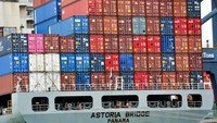 Pelabuhan di Hong Kong ini adalah yang keenam tersibuk di dunia (Brad Lendon/CNN Travel)