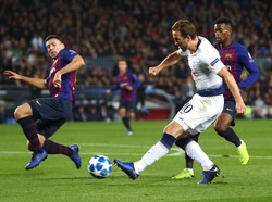 Lewat assist-nya itu, Kane menegaskan peran pentingnya untuk Tottenham di Liga Champions. Kini Kane sudah terlibat dalam 16 gol Tottenham dalam 16 kali penampilannya di kompetisi tertinggi antarklub Eropa itu (13 gol dan tiga assist). Clive Rose/Getty Images.
